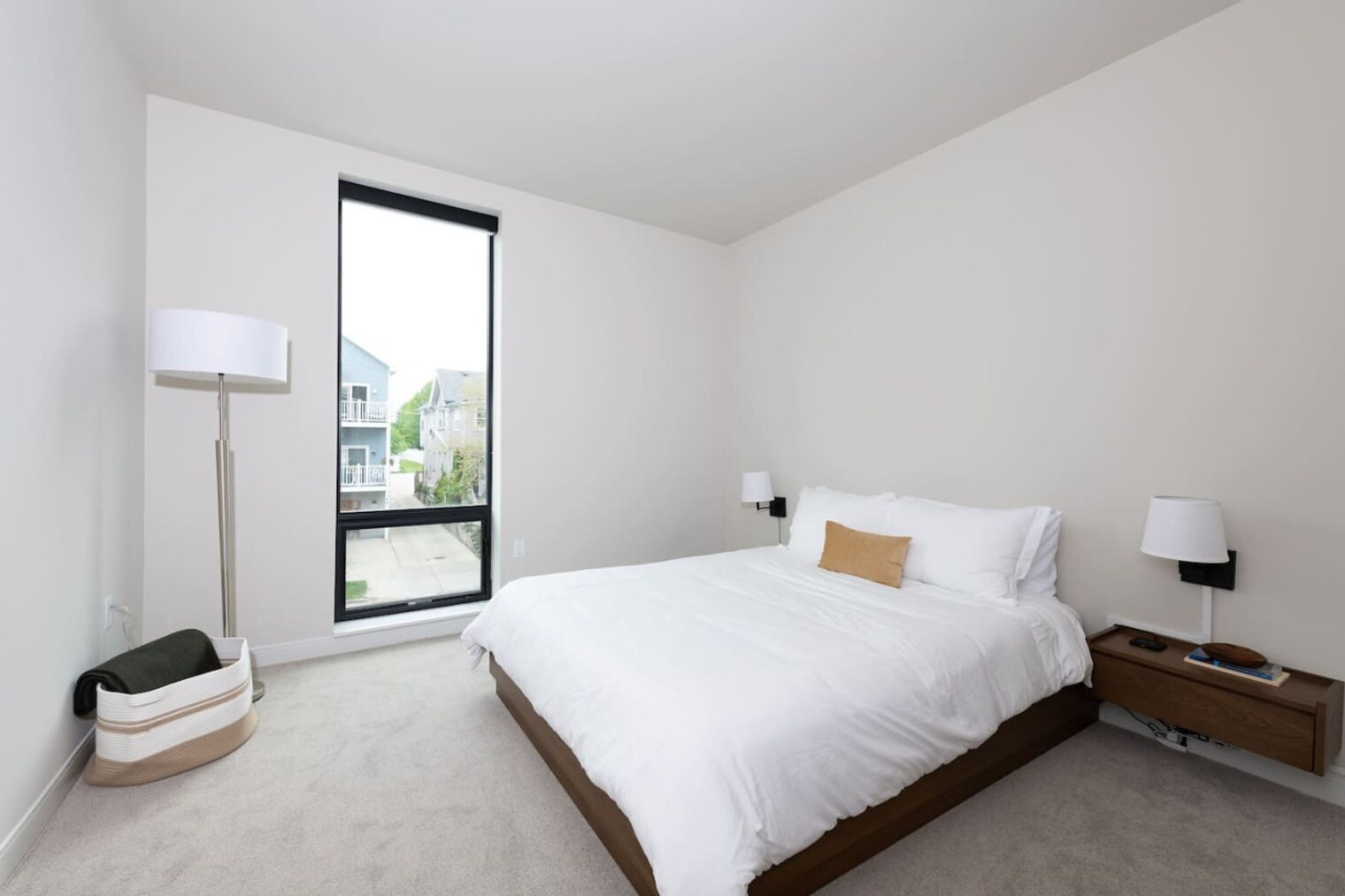 Building Photo - 1632 N Franklin Pl