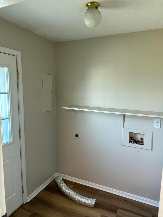 Building Photo - 788 Ridgeview Dr