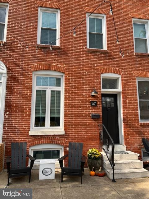 Building Photo - 1230 Hull St