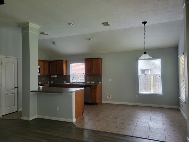 Building Photo - 30311 Saw Oaks Dr