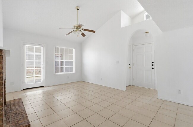 Building Photo - 10969 Duke Snider Cir