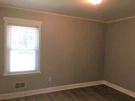 Building Photo - 110 Gilliland Ave