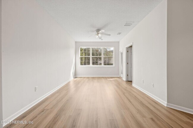 Building Photo - 12301 Kernan Forest Blvd