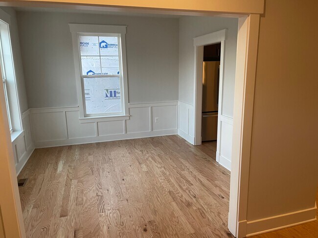 Front of house flex room - 1310 Cougar Ln