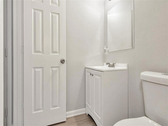 Building Photo - 234 Overbluff St