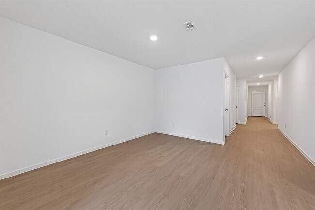 Building Photo - 216 Amy St