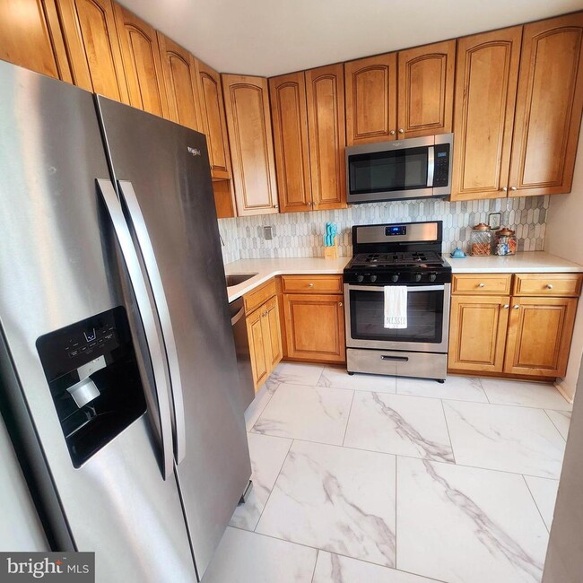 Building Photo - 808 Briarwood Ct