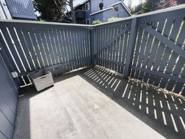 Building Photo - Modern 1st-Floor Studio with Resort Amenities & Prime Location