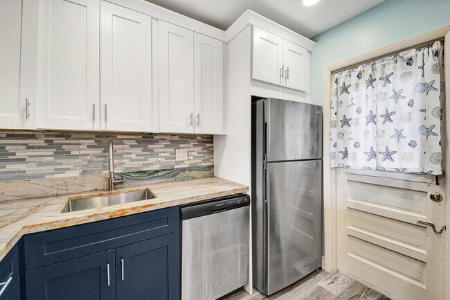 Building Photo - 2430 SW 81st Ave