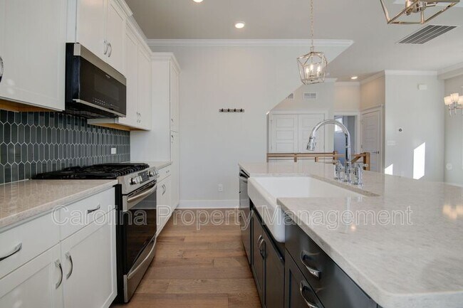 Building Photo - 5939 Ardrey Kell Rd