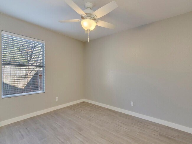 Building Photo - 9101 Japonica Ct