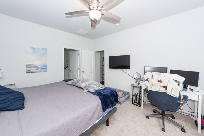 Building Photo - 4 Bedroom 2 Bath Home in French Quarter Creek - Huger