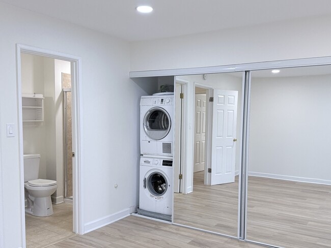 Building Photo - 460 N Wilke Rd