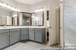 Building Photo - 2026 Thicket Trail Dr
