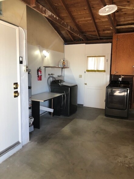WASHER & DRYER IN ATTACHED GARAGE - 8322 Mango Ave