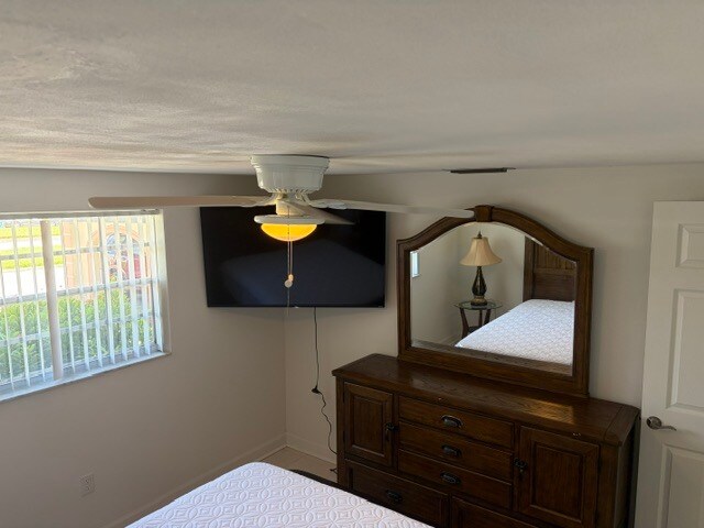 Building Photo - 4208 Hampton Dr