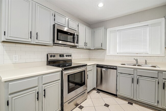 Building Photo - 120 N Flaxseed Ln