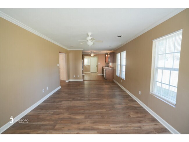 Building Photo - 1105 Turner St