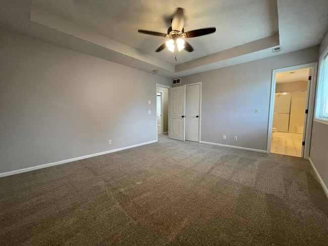 Building Photo - Home For Rent Bellevue!