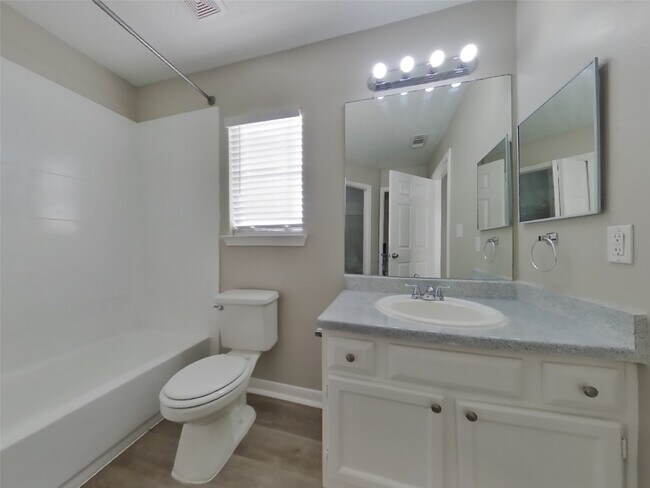 Building Photo - 3254 Kelling St