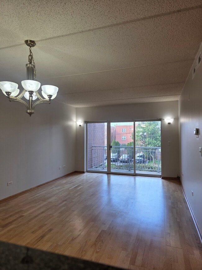 Building Photo - 6559 W George St