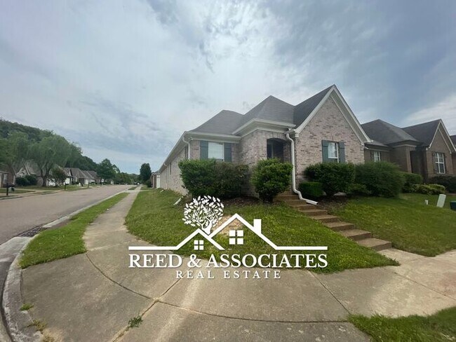 Building Photo - Corner Lot Located in Cordova