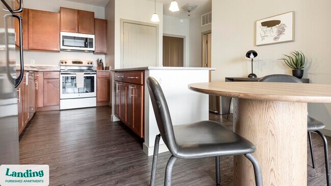 Building Photo - 5800 Highlands Plaza Dr