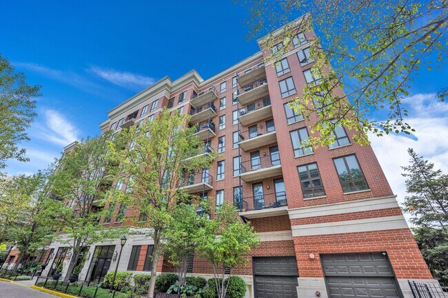Building Photo - 343 W Old Town Ct