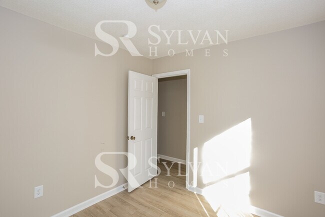 Building Photo - This cute 3BR, 2BA home is move-in ready