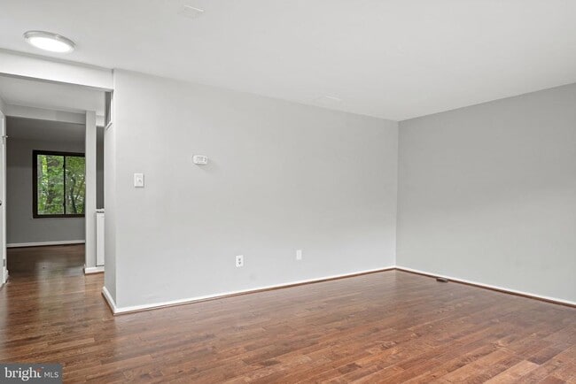 Building Photo - 5863 Jackson Oak Ct