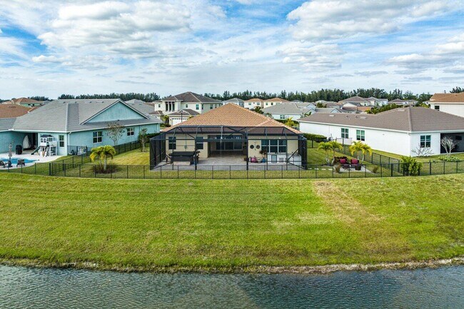 Building Photo - 15964 Whippoorwill Cir