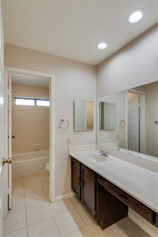 Building Photo - 927 Redcedar Way Dr
