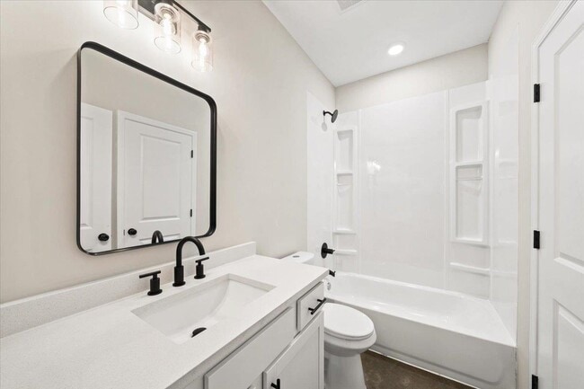 Building Photo - 2845 Yale Ave