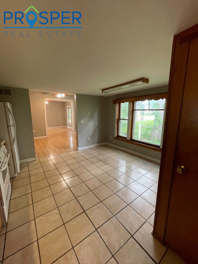 Building Photo - 912 S Farwell St