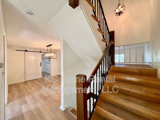 Building Photo - 10205 CedarBrooke Ln
