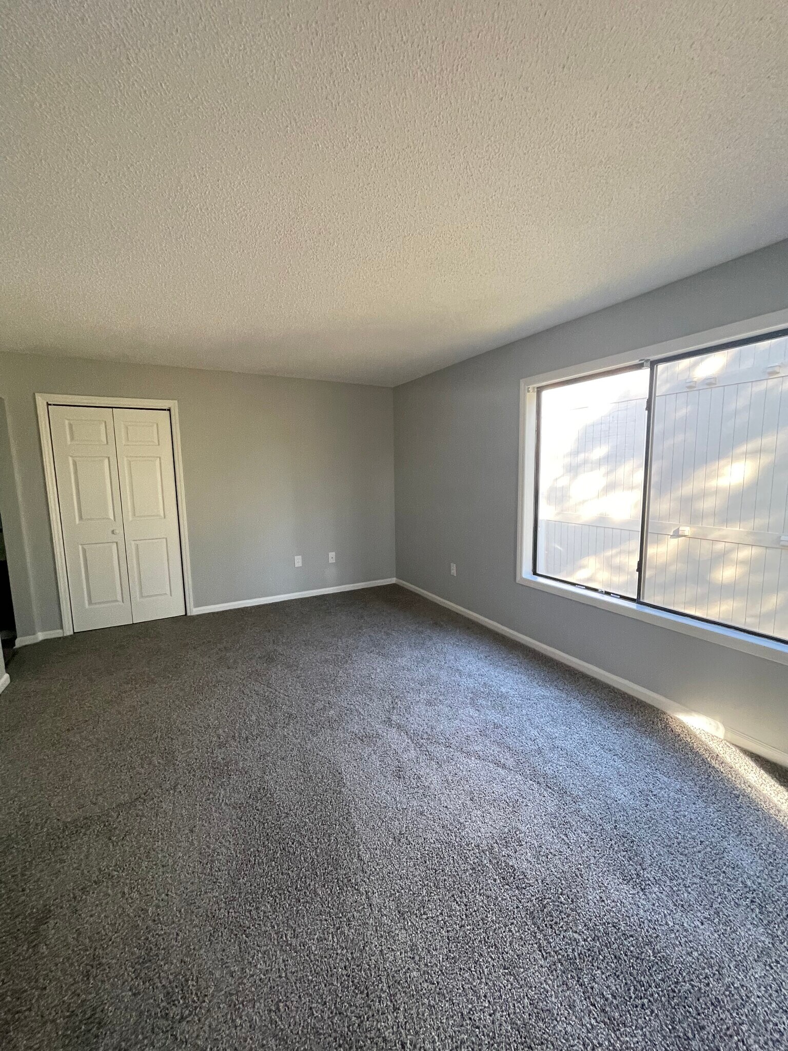 Building Photo - 4222 Pinehurst Cir