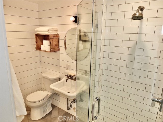 Building Photo - 220 Loyola Rd