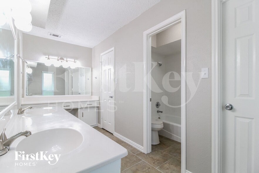 Building Photo - 1909 Big Sky Dr