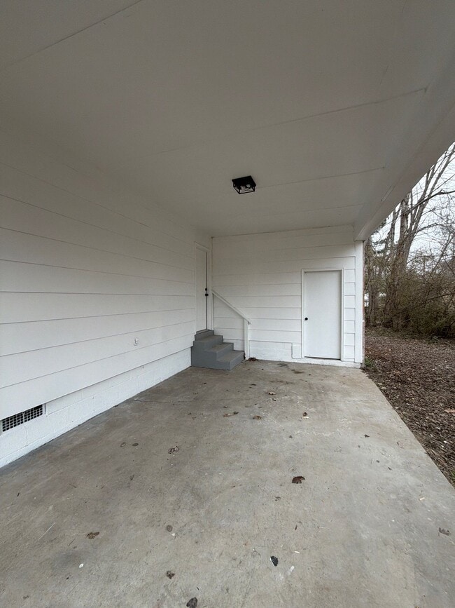 Building Photo - 163 Tisdale St