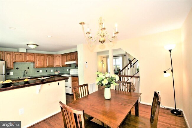 Building Photo - 10602 Tuppence Ct