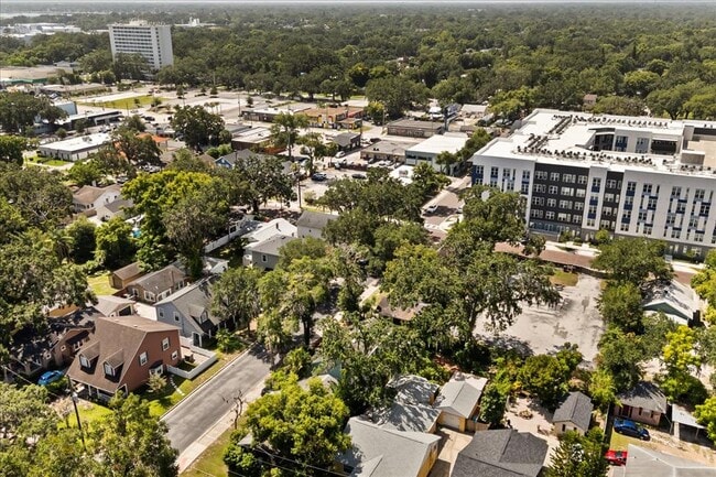 Building Photo - 748 Altaloma Ave