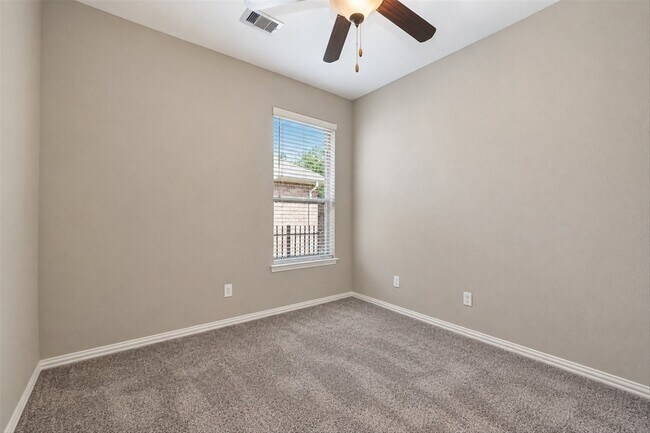 Building Photo - 42 Black Swan Ct