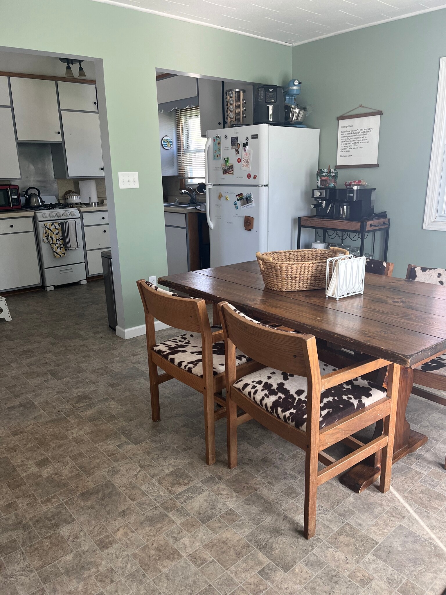 Building Photo - 632 S Anna Ave