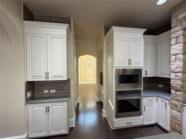 Building Photo - 5449 Diamante Dr