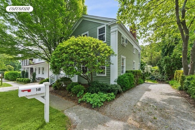 Building Photo - 148 Jermain Ave