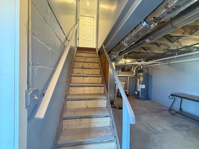 Building Photo - 1430 Simona Dr