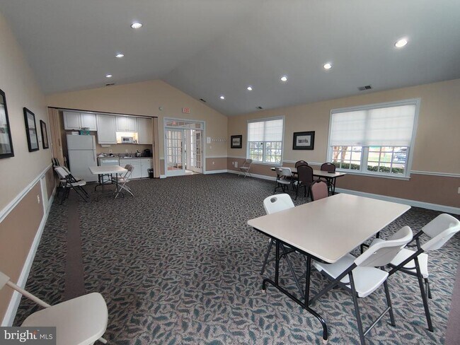 Building Photo - 103 N George Mason Dr