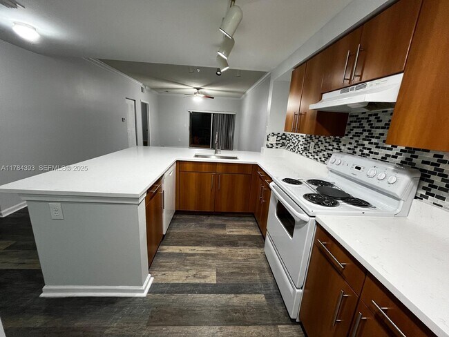 Building Photo - 5900 W Sample Rd