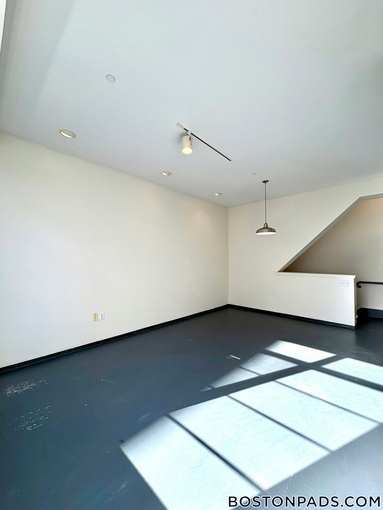 Building Photo - 160 E Berkeley St