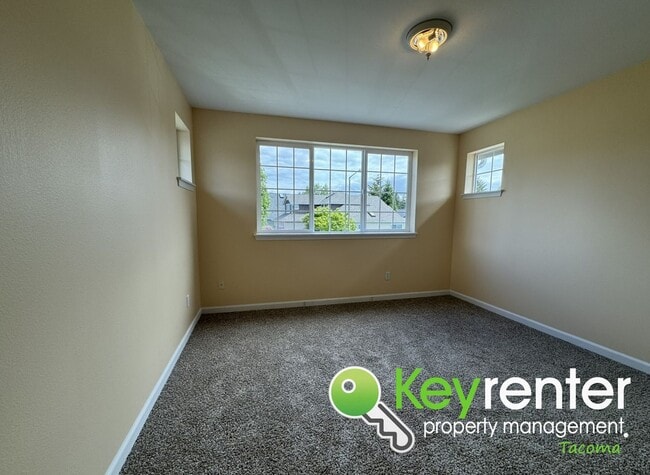 Building Photo - Dream Home on North Shore Golf Course in T...